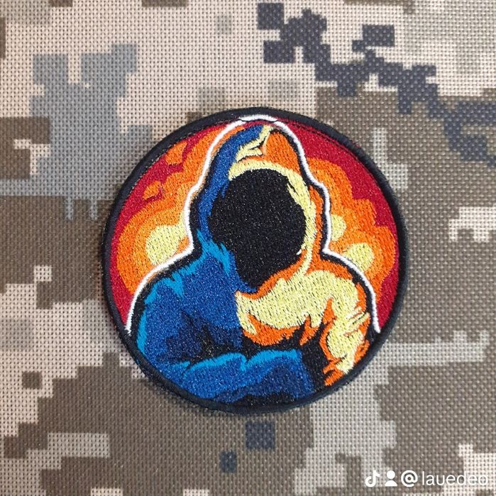 Шеврони, Позивні, Групи крові.