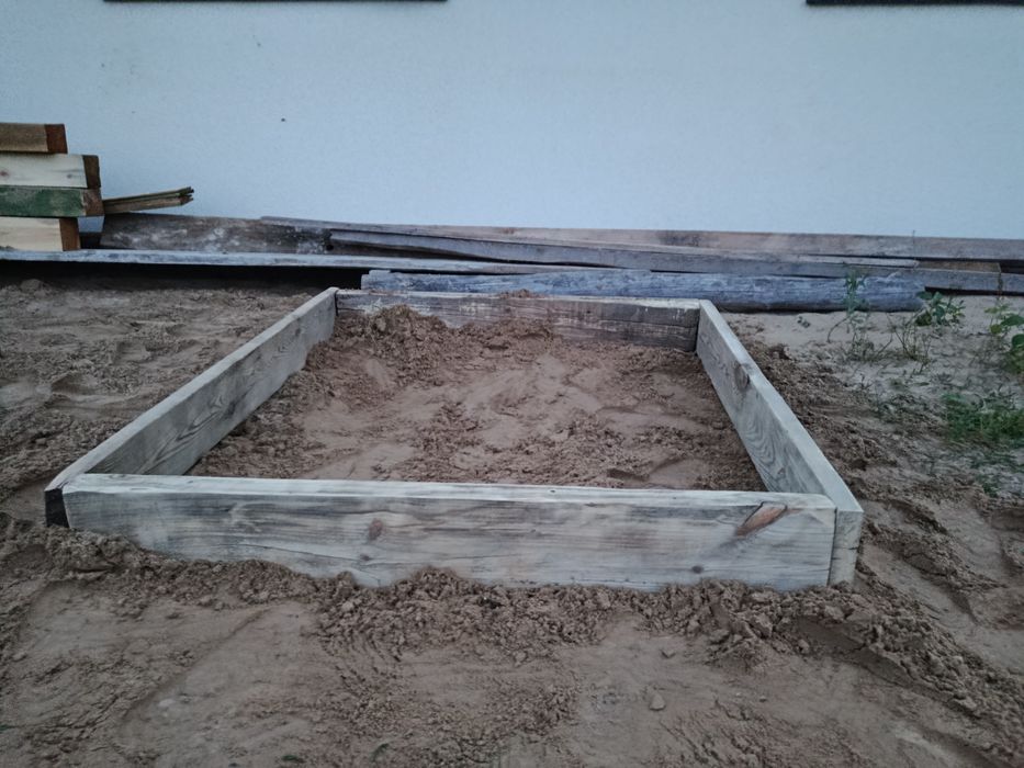 Piaskownica z belek + plażowy drobny piasek Toruń Ciechocinek