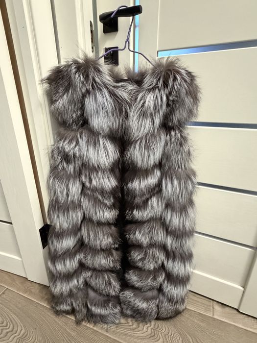 Жилетка з чорнобурки жіноча