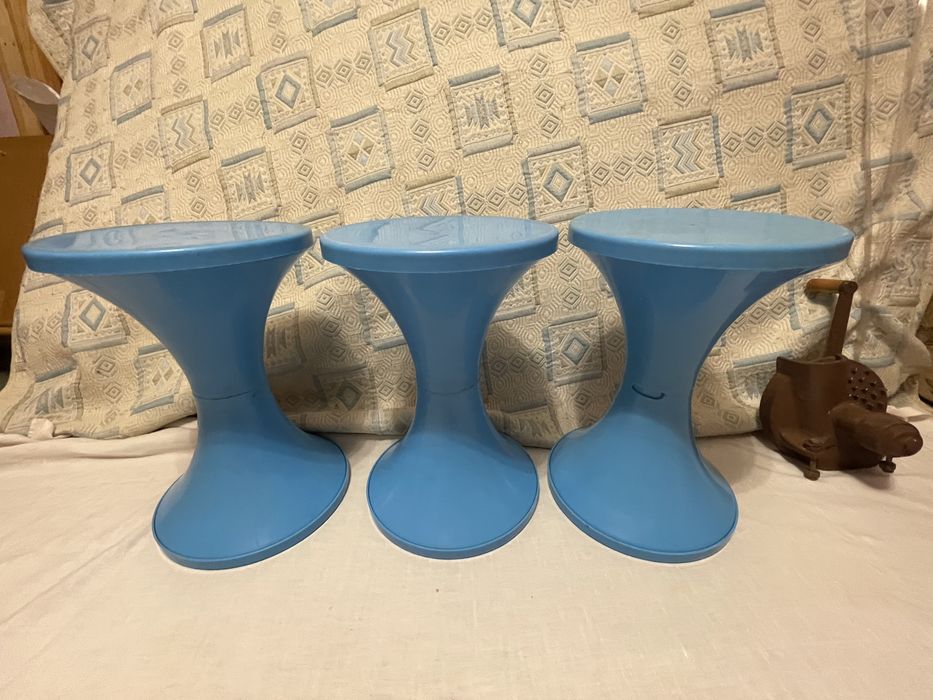 Стулья пластиковые  розборные  оригинальные