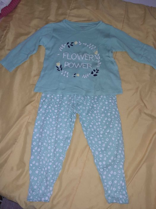 Pack tudo 5€ vestido, blusas básicas e pijamas