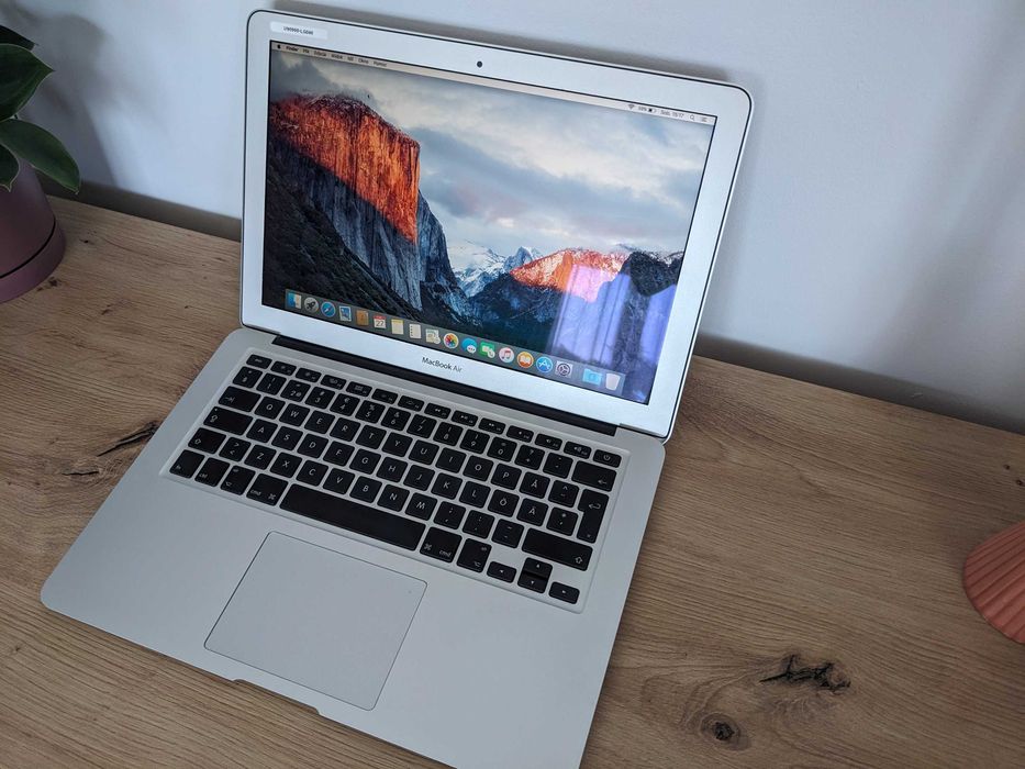 Laptop Apple MacBook Air 13 4gb/250gb i7