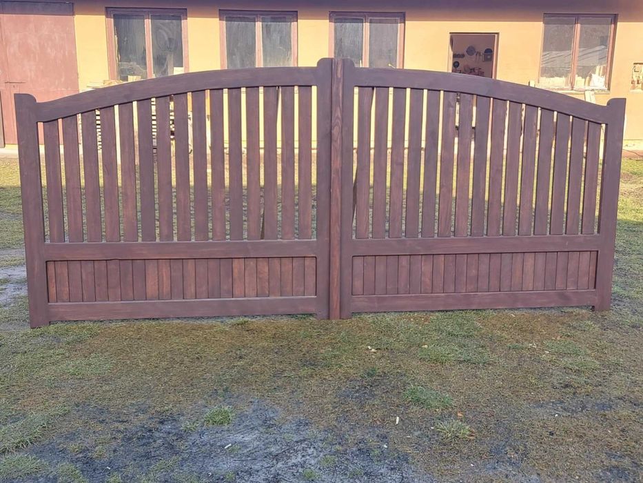 Brama wjazdowa drewniana