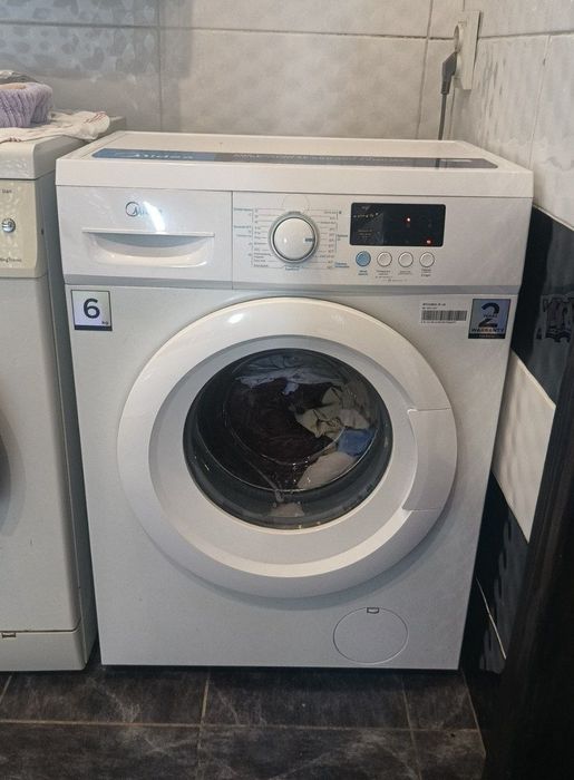 Пральна машинка Midea