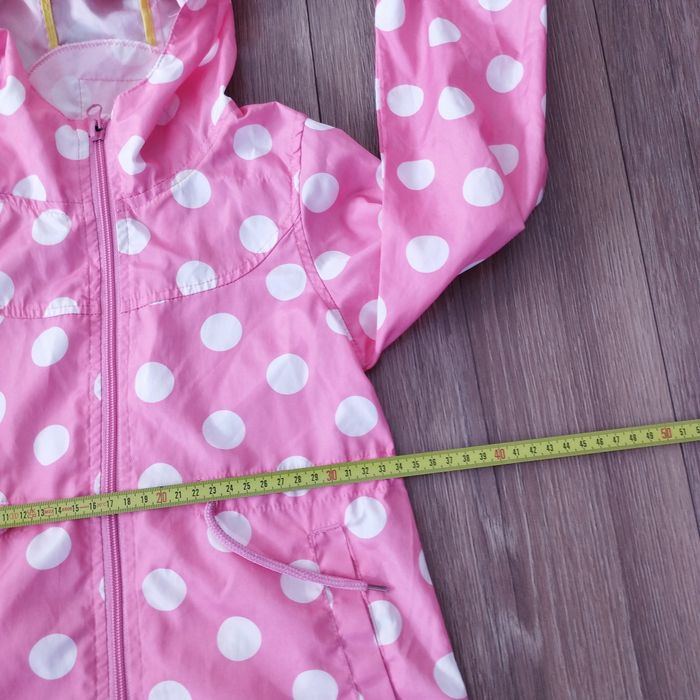 Kurtka płaszczyk przeciwdeszczowy dziewczęcy rozmiar 110 - 2 sztuki 
Z