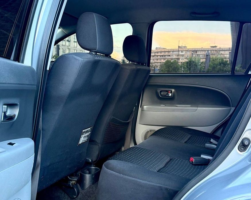 Продаж Daihatsu Sirion