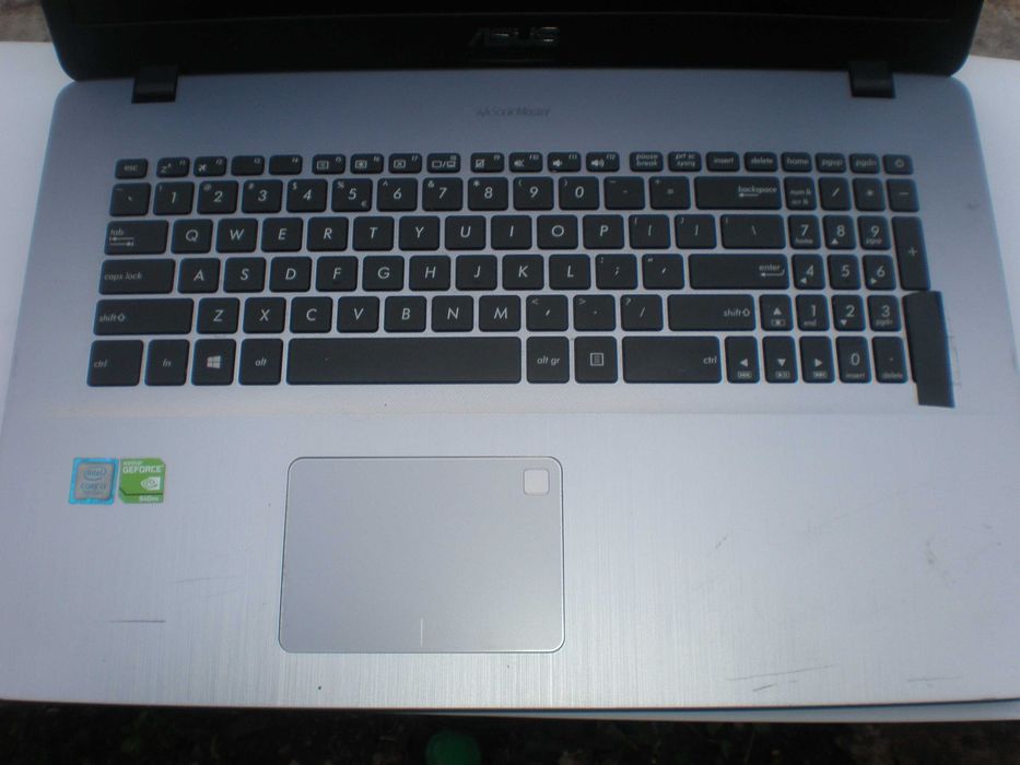Laptop ASUS F705U i3 4Gb DDR4