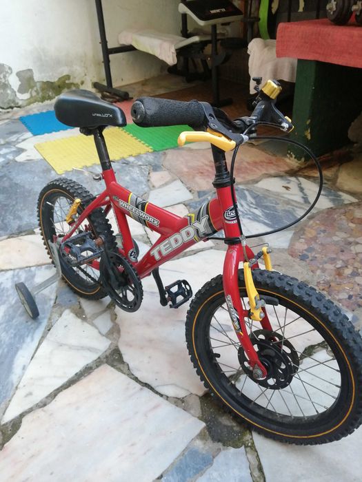 Bicicleta para criança semi nova