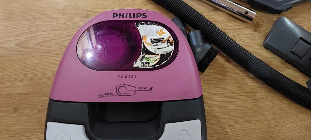 Продам пылесос Philips FC 8262