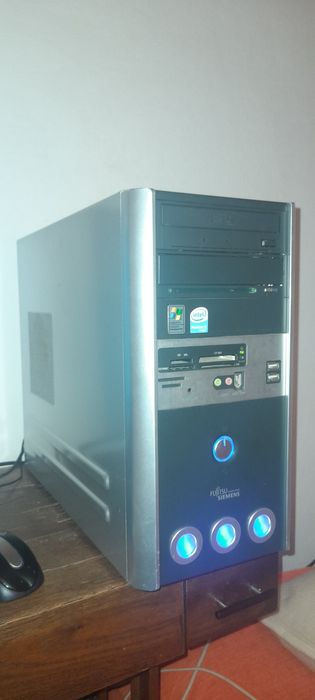 Komputer stacjonarny pc Fujitsu Siemens SCALEO H monitor gnr ts2200w