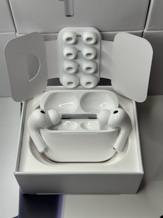Apple Airpods Pro 3 - бездротові навушники з активним шумопоглинанням