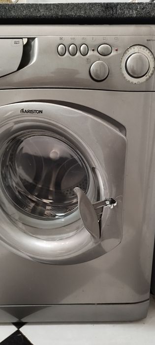 Máquina lavar roupa Ariston margarita 2000 avariada