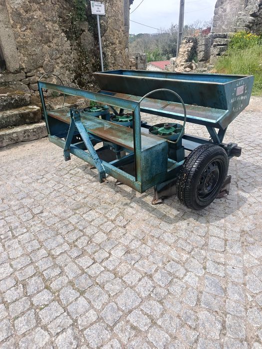 Semeador de batatas Mota 3 linhas