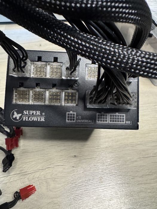 Блок живлення SuperFlower 1200w 80+ Platinum