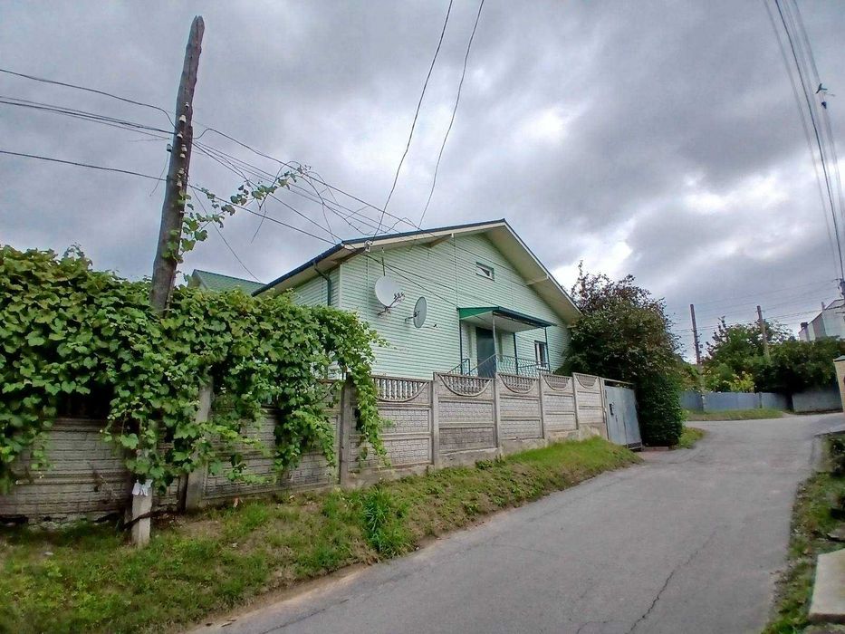 Продаж  просторого будинку, можливо по програмі єВідновлення