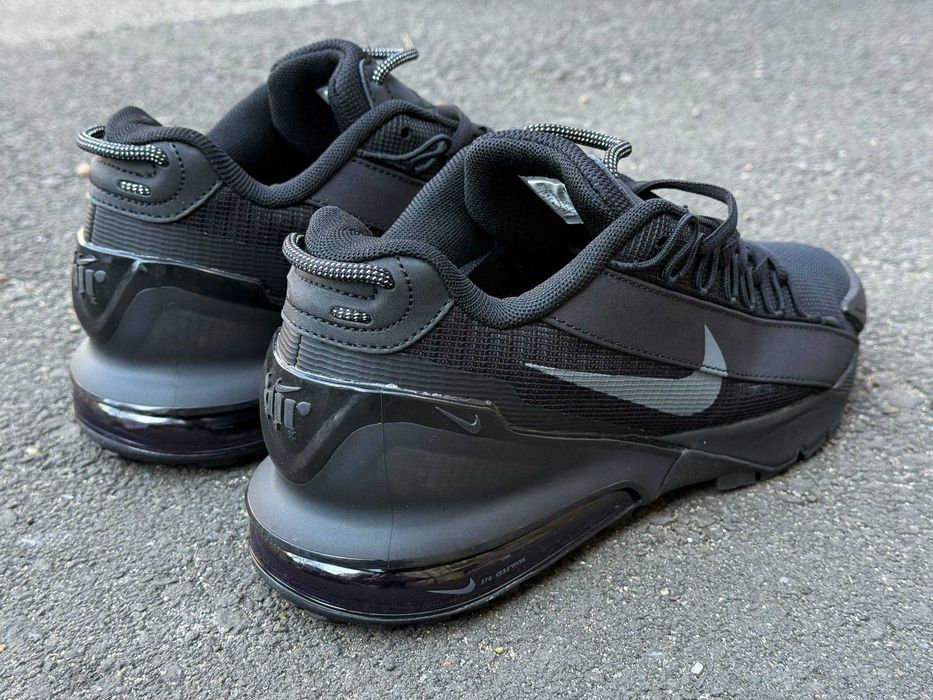 Nike Air Max Pulse Roam в двох кольорах. Розміри 38-44
