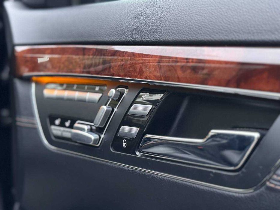 Mercedes-Benz S-Class 2012