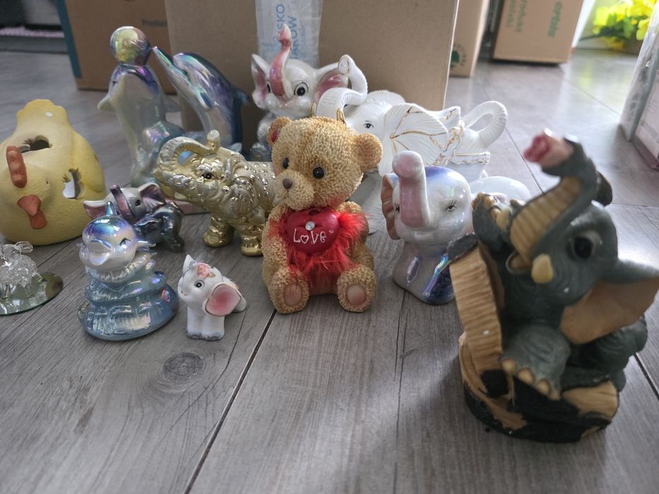 Figurki słonie delfiny