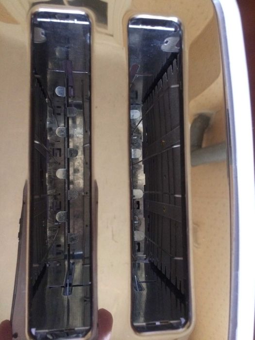 Тостер Grunhelm GWD008