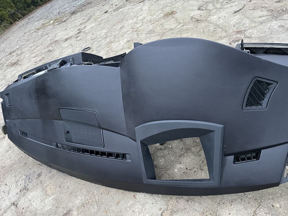 Deska rozdzielcza kokpit bmw e60 e61 head-up cupholdery czarna