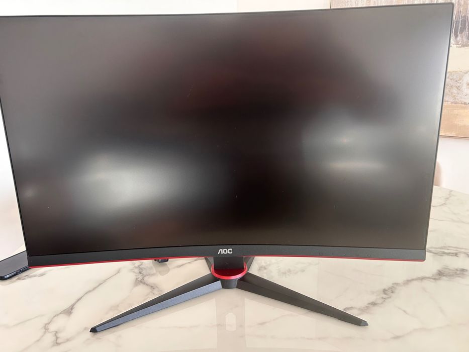 Monitor AOC curvo 27"