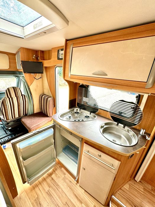 Autocaravana Ford Cama Central e AC 2.2TDCI 140cv