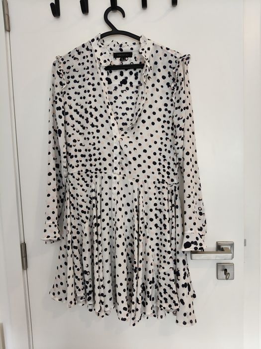 Diversos vestidos de verão