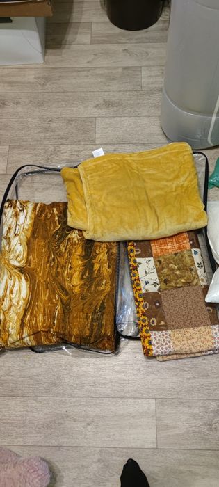 Детский комплект, подушка, плед, покрывало.