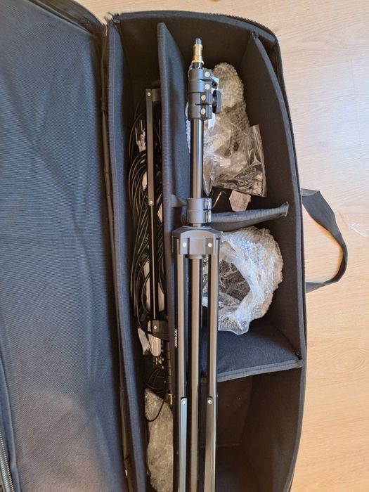 Zestaw oświetlenia studyjnego Techhtronic Basic 200