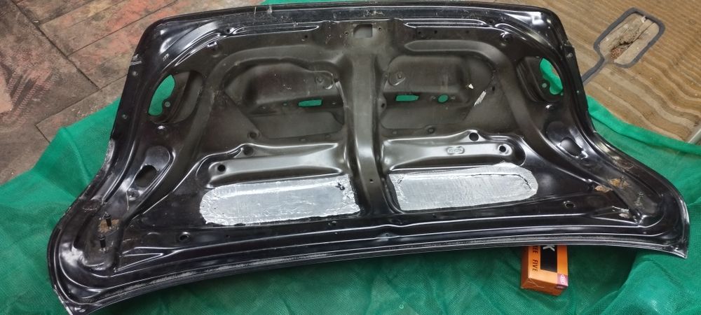 Кришка багажника Camry40