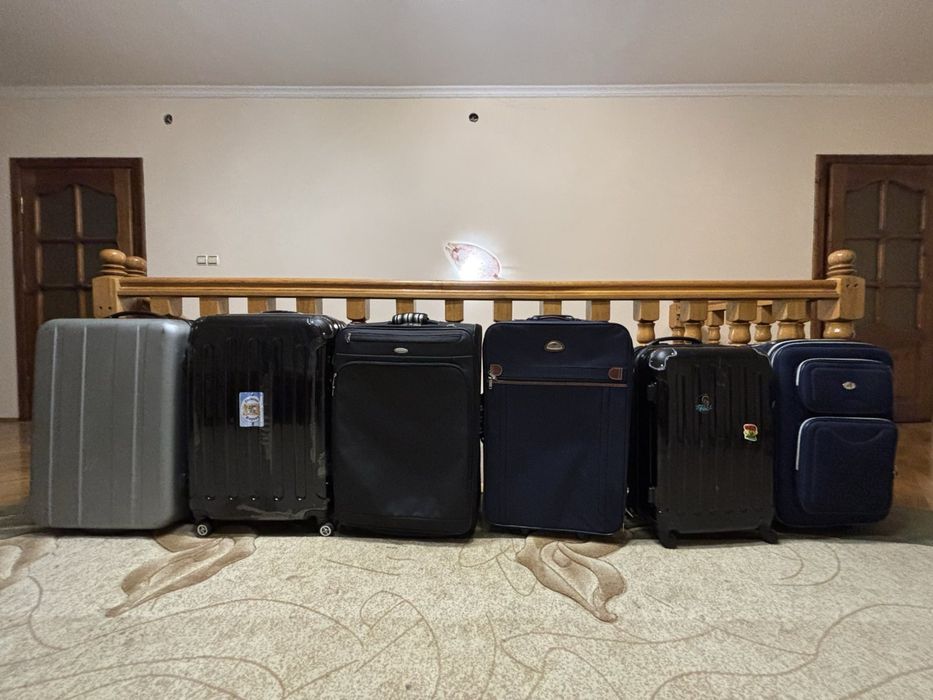 Чемодани, валізи