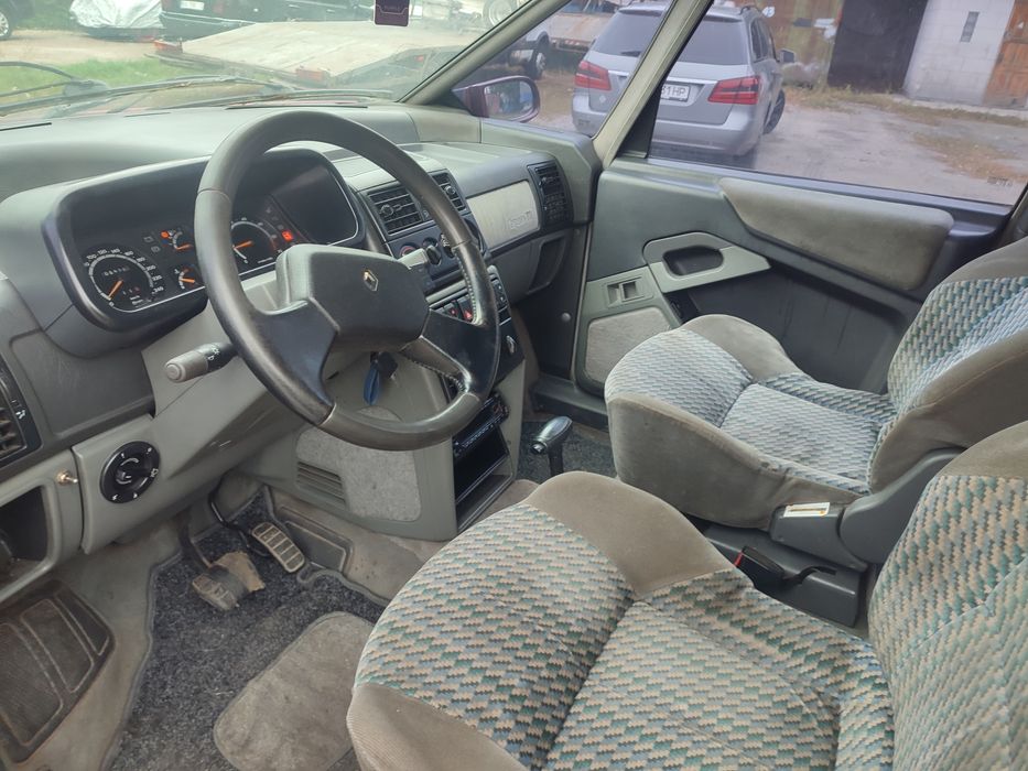 Рено Еспейс Три літра бензин Автомат