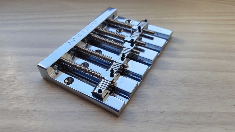 Bass bridge: Omega,Yamaha, Greco.
