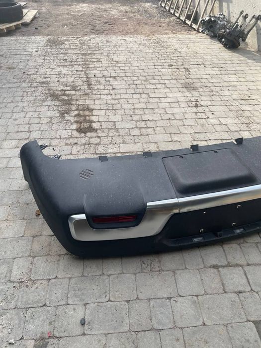 Задній бампер Rivian R1T