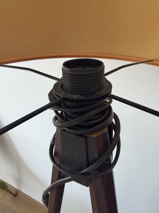 Lampa podlogowa