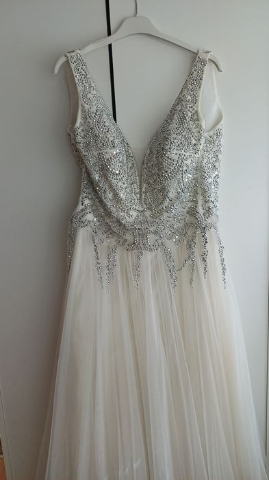 Весільна сукня або випуск