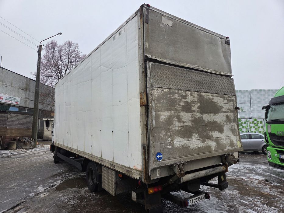 Продам термо будку  2000 год  с гидробортом