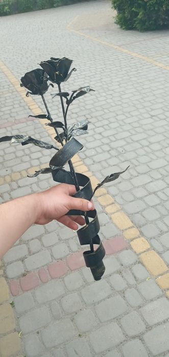 Ковані рози ручної роботи