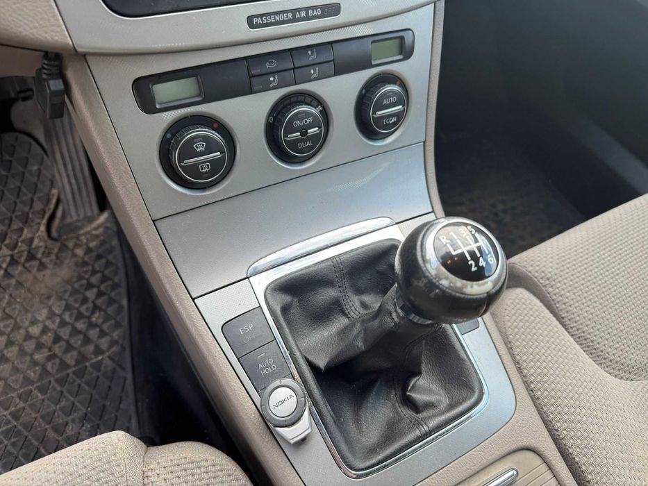 na części grill ćwiartka podłużnica volkswagen passat b6 2006r lc8z