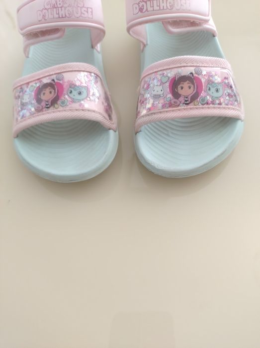 Sandałki dziewczęce