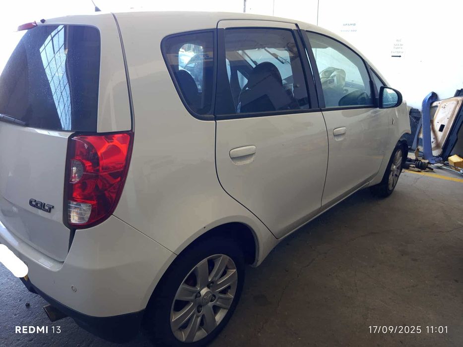 Mitsubishi Colt VI 1.3 ano 2011 para peças
