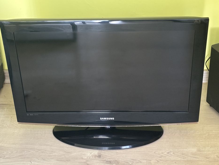 Telewizor Samsung 32" HD Ready | HDMI x3 | Zasilacz + kabel HDMI