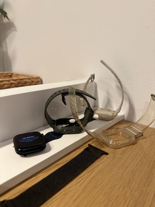 Sprzedam Apple Watch Series 7 w wersji GPS + Cellular (LTE)