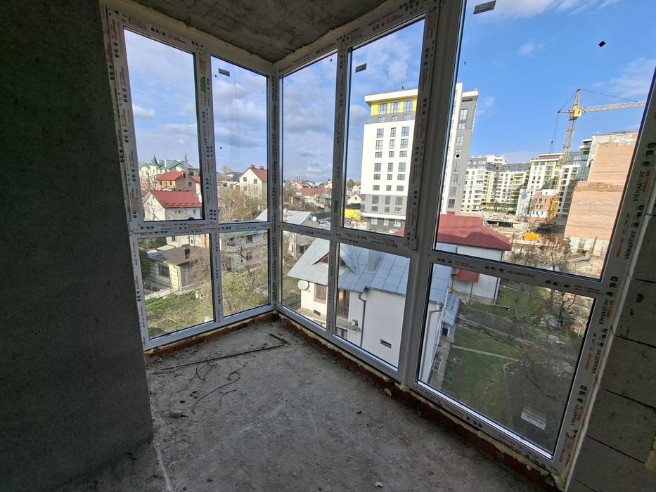 2кім. квартира біля  центру і Старого парку