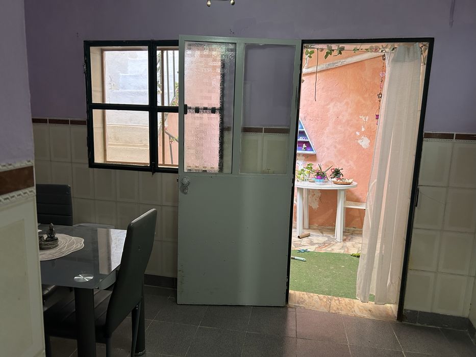 Casa res chao moradia t3+1 com quintal vende ou aluga