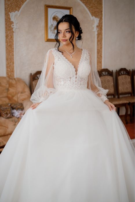 Весільна сукня