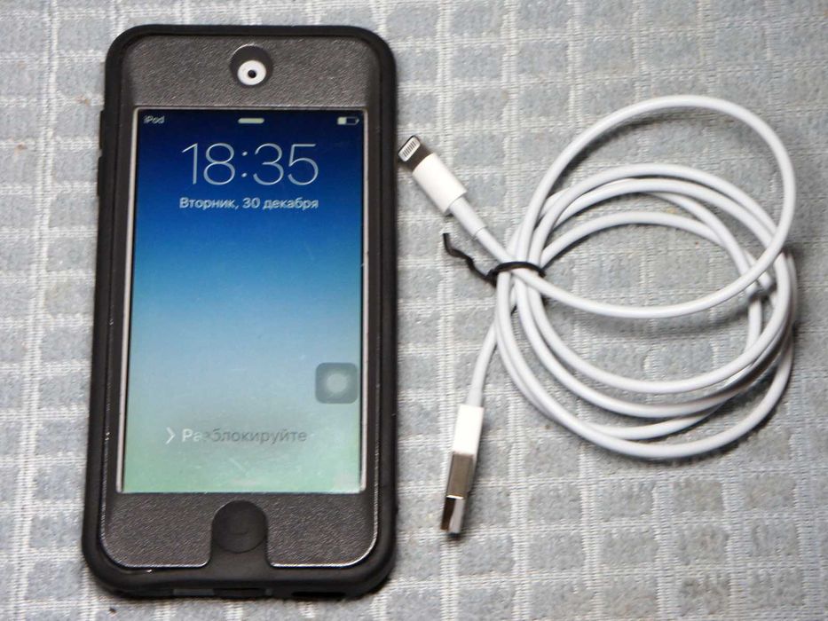 iPod Touch 5G 64Gb, нова батарея, чохол Otterbox