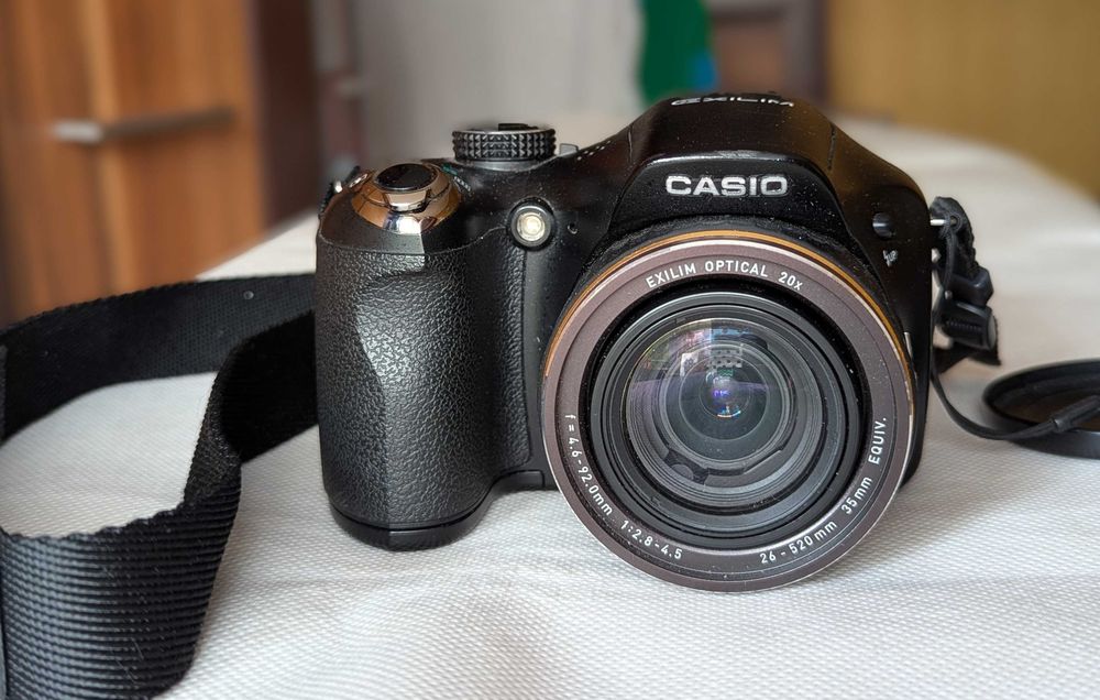 Aparat Casio Exilim EX-FH25 High Speed 20x Zoom | Sprawny Digicam