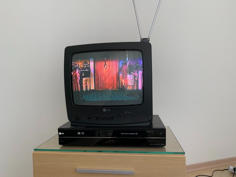 Телевизор, караоке, видеоманитфон, DVD - LG