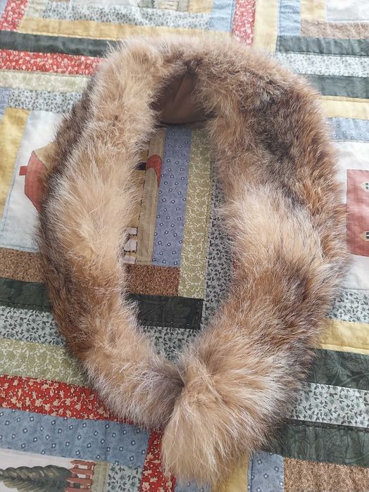 Gola de pêlo, muito quente e em muito bom estado